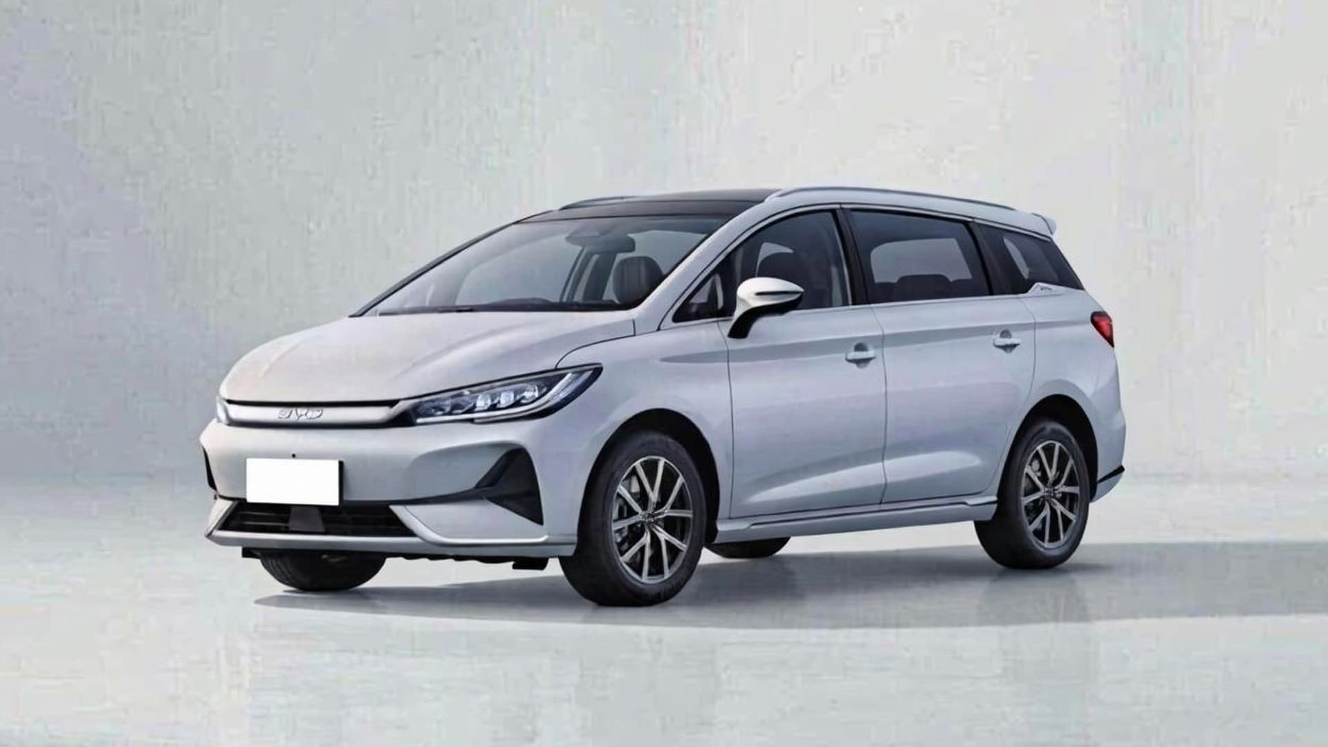 BYD M6 — Rear