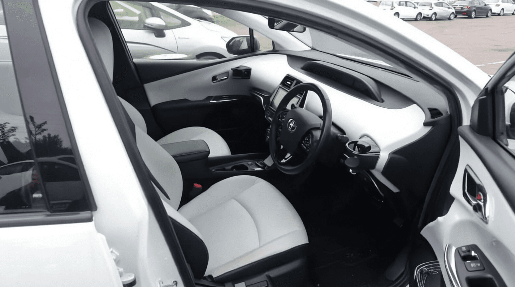 Toyota Prius 2021 Pearl 3