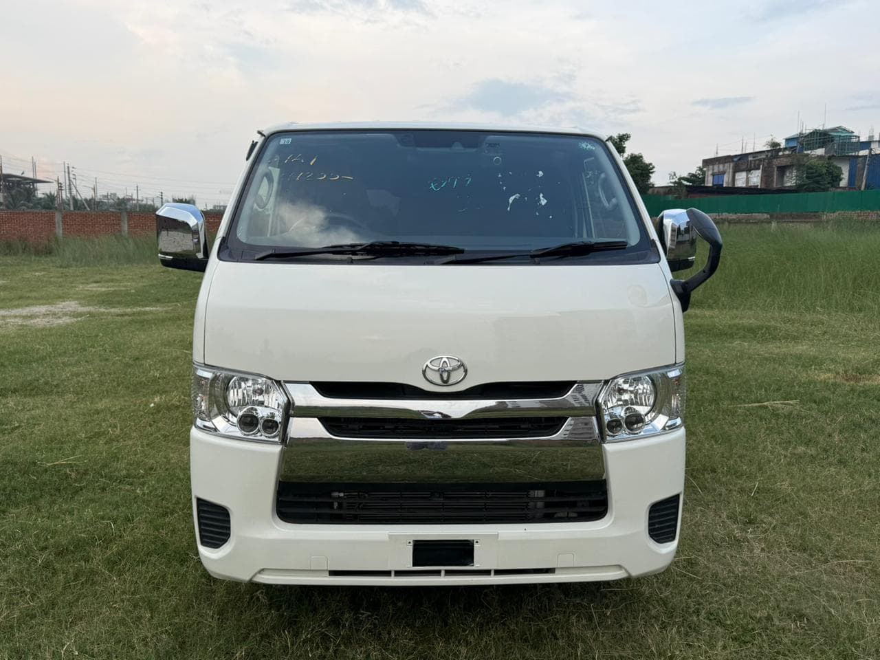 Toyota Hiace 2020 3