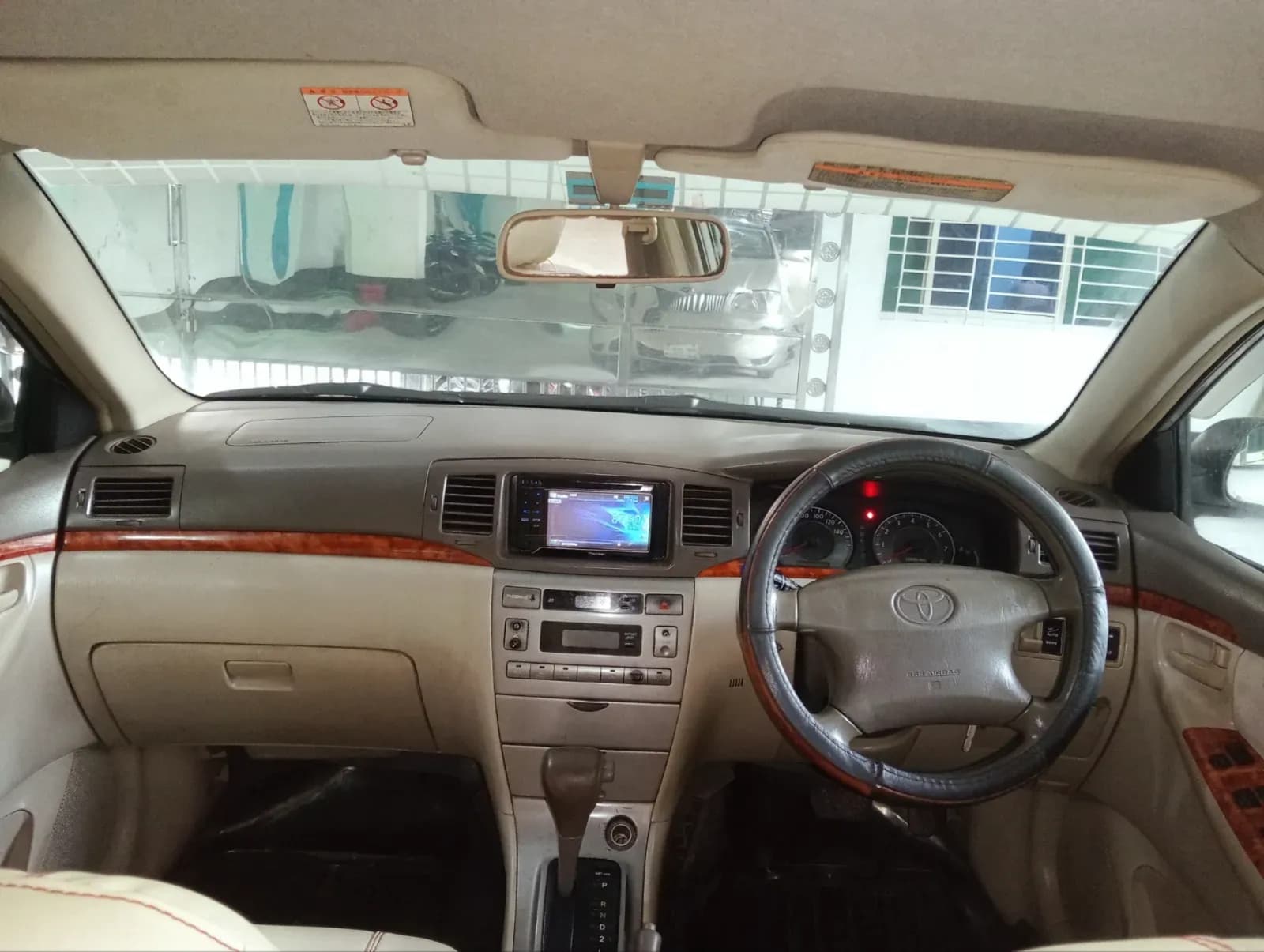 Toyota Corolla 2005 Gold 2