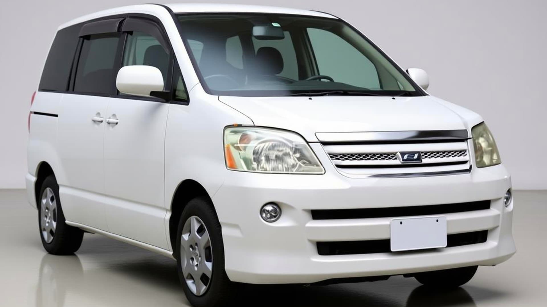 Toyota Noah 2.0 AWD (8 Seater) 2005 White 2