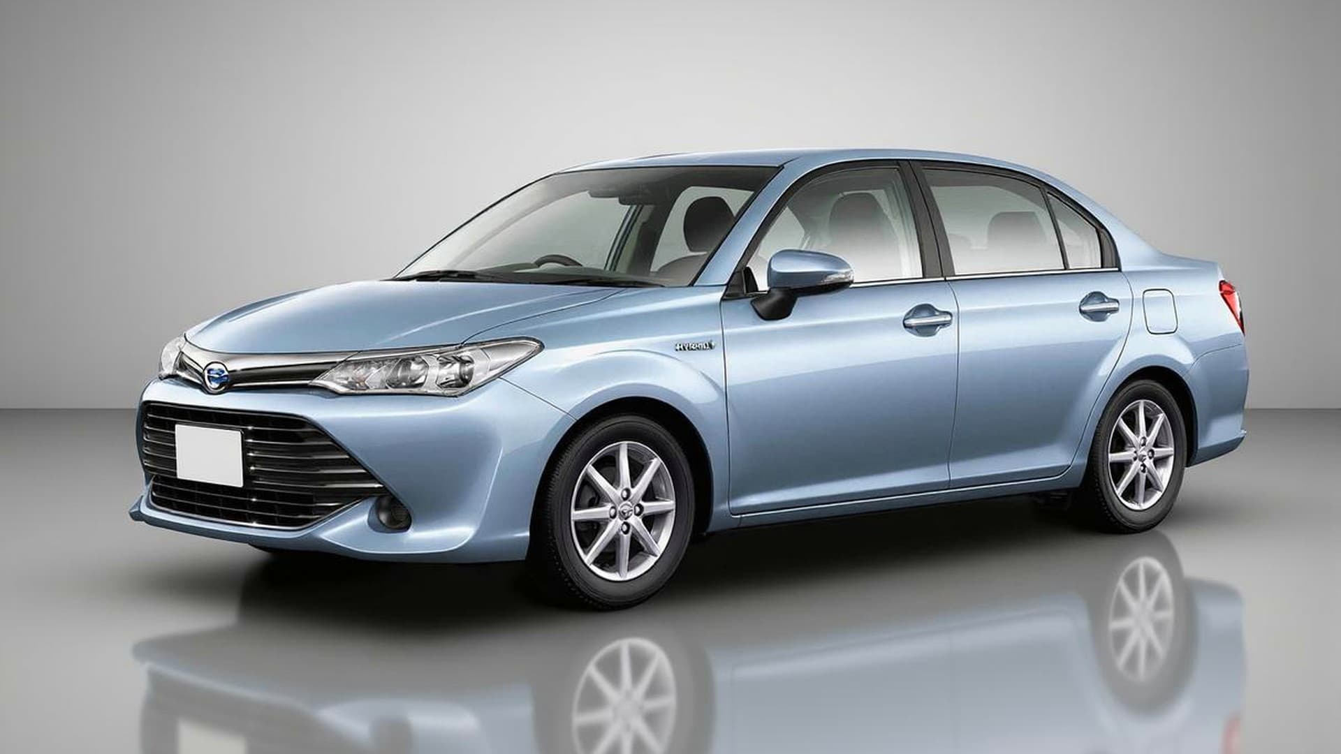 ToyotaCorolla Axio Hybrid 3