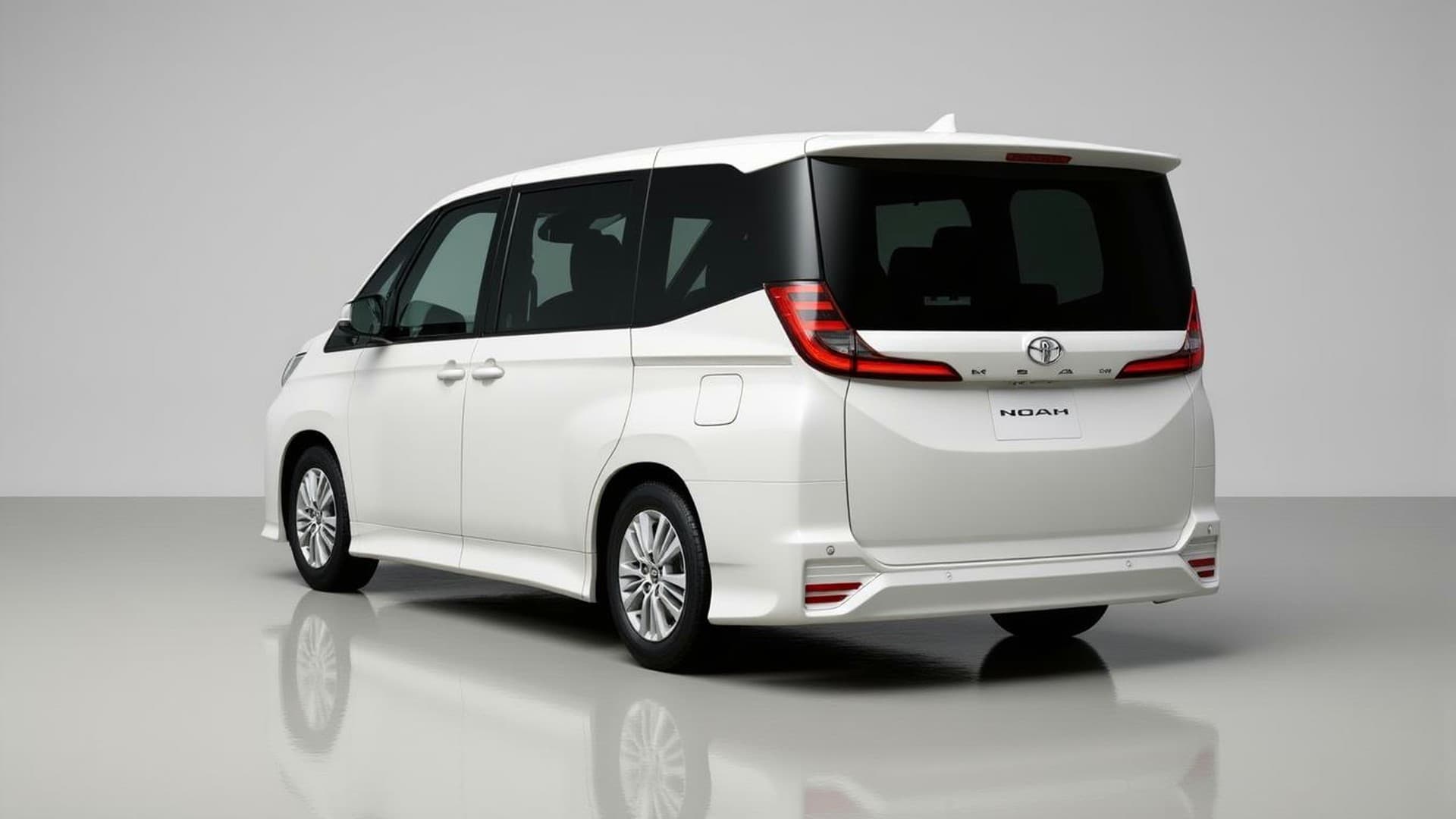 Toyota Noah 2023 White 4