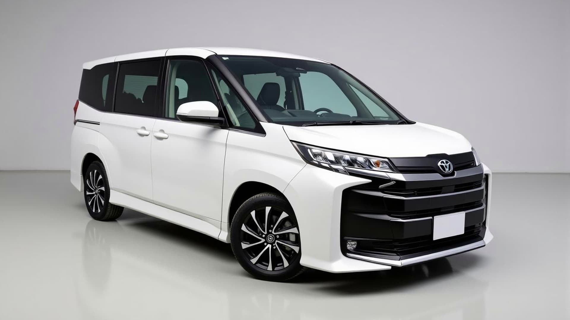 Toyota Noah 2023 White 5