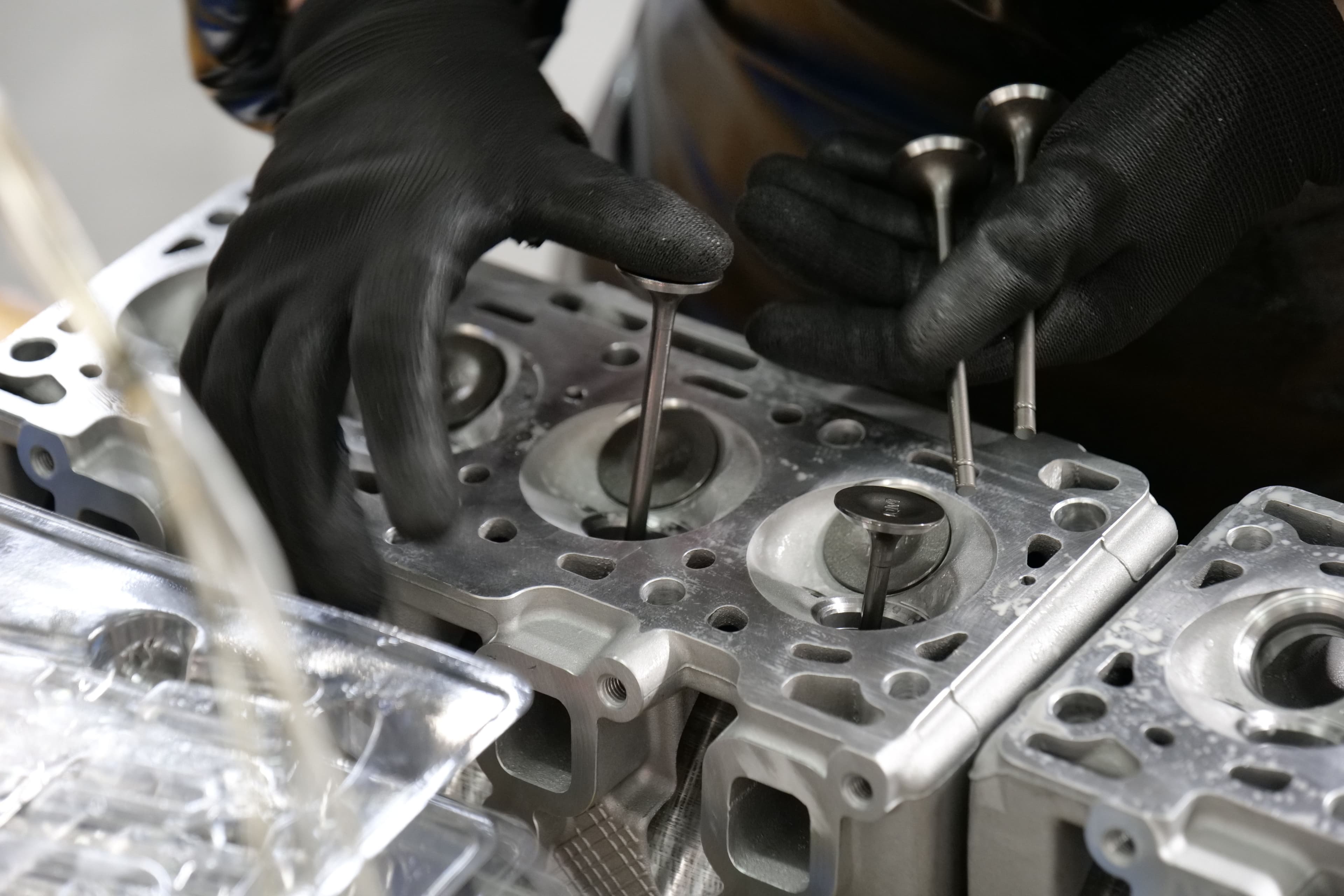 Valve / Tappet Adjustment – SUV & Microbus