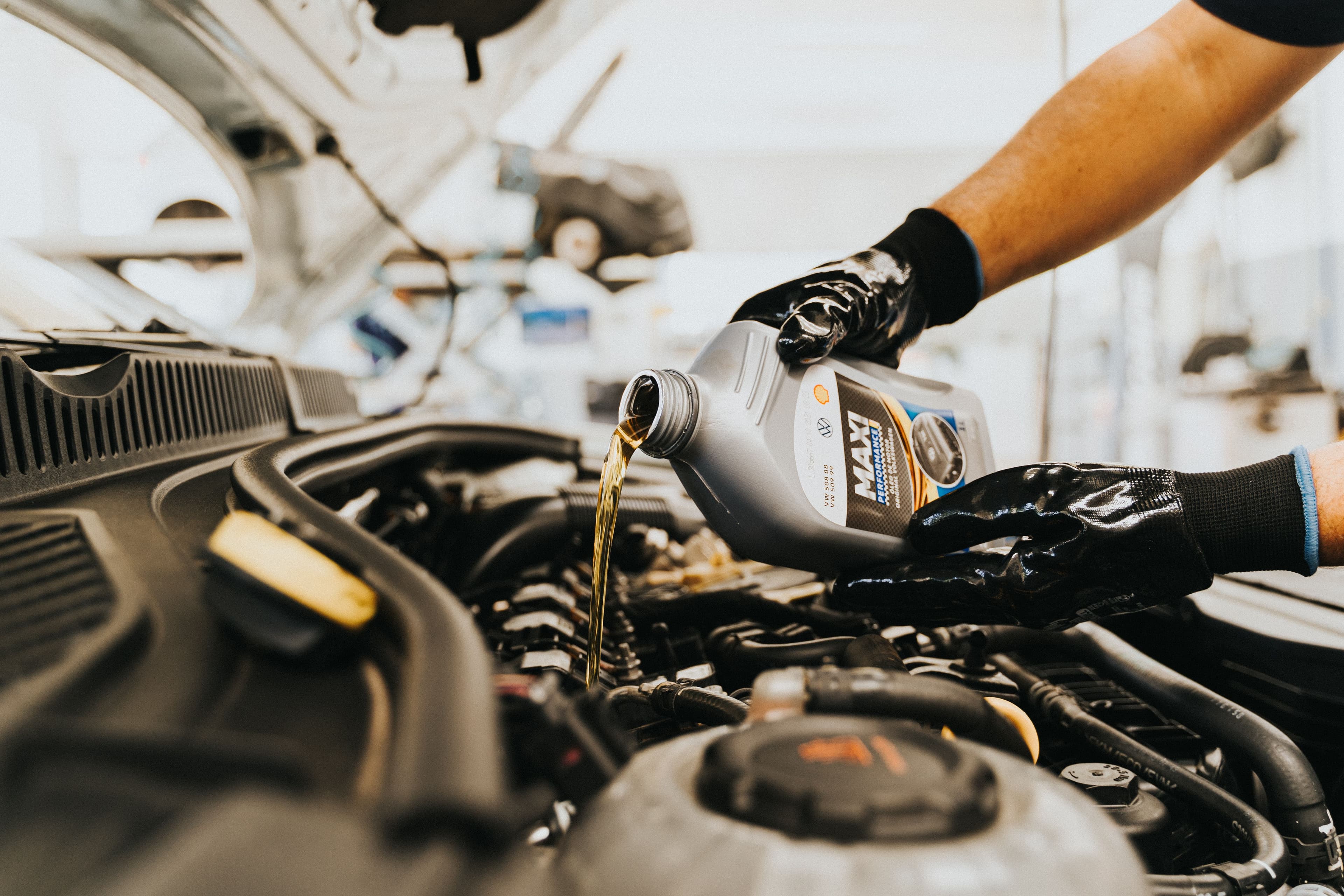 Essential Lubrication Service – Sedan & Compact Cars